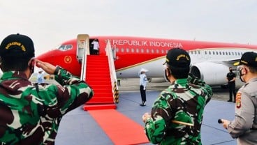 Perdana! Jokowi Kunker Pakai Pesawat Kepresidenan Cat Merah