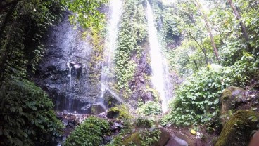 10 Air Terjun Indah Tersembunyi di Pulau Jawa