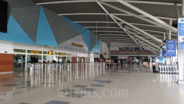 Penumpang Bandara Hasanuddin Makassar Turun 66 Persen