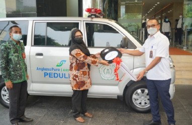 Komitmen Jaga Kesehatan Masyarakat Masa Pandemi, Angkasa Pura I Sumbangkan Dua Unit Ambulance
