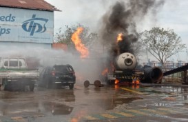 Kebakaran di Dok Perkapalan Surabaya, Sempat Muncul Ledakan