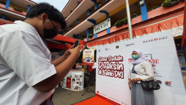 OJK, Pemprov DKI & Bank DKI Gelar Literasi Keuangan dan Vaksinasi untuk Pelajar
