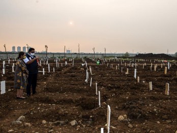 10 Makam Korban Covid-19 di TPU Rorotan Ambles, Inikah Penyebabnya?