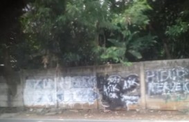 Mural Mirip Jokowi ‘Okelah 3 Periode’ Raib dan Pembuatnya Dicari