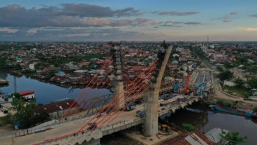 Tunggu Uji Berat, Kementerian PUPR Segera Resmikan Jembatan Lengkung Pertama di Kalsel