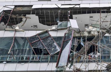 Duarrr! Suara Dentuman Terdengar dari Mal Taman Anggrek, Ruang Genset Terbakar