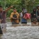 Polda Kalteng Bagikan Bantuan ke Warga Katingan yang Terdampak Banjir