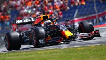 Kalahkan Lewis Hamilton, Verstappen Kembali ke Puncak