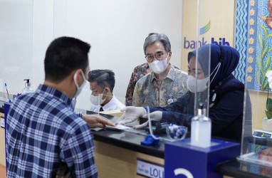 Direksi bank bjb Turun Langsung Layani Nasabah di Palembang