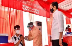 Tinjau Vaksinasi di Jatim, Jokowi Harap Penyebaran Varian Delta Bisa Dihentikan