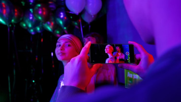 OPPO Reno6 Series 5G Hadirkan Fitur AI Highlight di Jaringan 5G 
