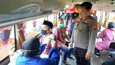 Indonesia Menapaki Fase Endemi, Sidoarjo Vaksin Jemaah Shalat Jumat