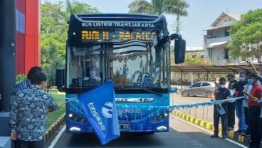 Transjakarta Uji Coba Bus Listrik Blok M-Balai Kota