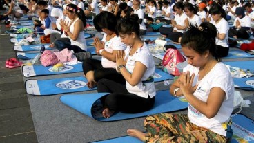 Disertasi Menyimpulkan Yoga Beri Efek Positif bagi Perempuan