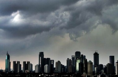 Perkiraan Cuaca 12 September, Jakarta Berpotensi Hujan Disertai Petir 