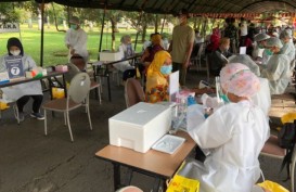 Pemerintah Genjot Vaksinasi Covid-19 di Daerah Luar Jawa-Bali