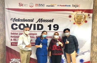 Industri Jasa Keuangan Riau Gelar Vaksinasi Massal di Pekanbaru