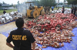 Petugas Bea Cukai Amankan Jutaan Batang Rokok Ilegal di Sumatera Utara dan Jawa Barat