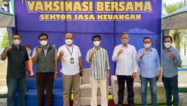 OJK Bersama Bank Kalsel Martapura Gelar Vaksinasi Massal Tahap III