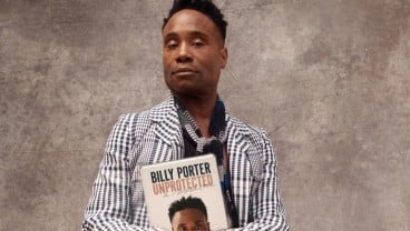 Bergaya Nyentrik, Begini Penampilan Billy Porter di Emmy Awards 2021