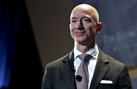 Jeff Bezos : Bumi Terlihat Rapuh dari Luar Angkasa 