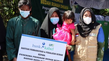 UPZ Bank Kalsel Bantu Bedah Rumah Dhuafa Bersama Baznas Banjarmasin