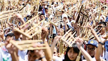 PELESTARIAN SENI BUDAYA DAERAH : Mengeksplorasi Musik tradisi 