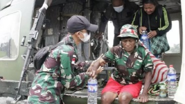 Teror KKB Papua, Aparat TNI-Polri Ungsikan Warga Distrik Kiwirok