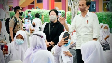 Epidemiolog: Lambatnya Serapan Anggaran Kesehatan Hambat Target Vaksinasi Covid-19 Jokowi