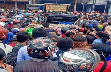 Peternak Ayam Blitar Gelar Bazaar Telur, Peminat Membludak 