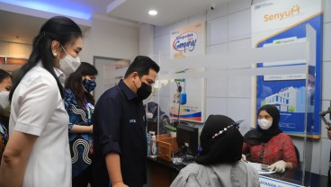 Menteri BUMN Ajak Peserta Girls Takeover Kunjungi Sinergi Ultra Mikro — SENYUM di Sentiong