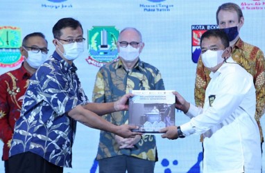 Lima Tahun Kolaborasi Jabar-USAID Tingkatkan Akses Air Minum dan Sanitasi Aman