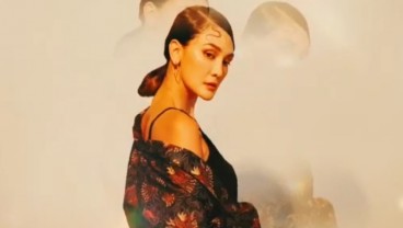 Luna Habit Milik Luna Maya Luncurkan Koleksi Terbarunya ‘Saujana Pesisir’