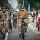 Cara Anies Peringati Hari Batik Nasional, Bersepeda dan Mengenakan Batik