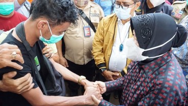 Kunjungi Korban Bencana Alam di Sumbar, Risma Ingin Cari Solusi