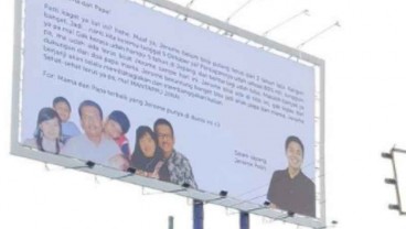 Jerome Polin Kirim Pesan untuk Orang Tua Lewat Billboard, Netizen Banjiri Pujian