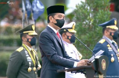 Jokowi Pimpin Upacara Penetapan Komponen Cadangan TNI 2021