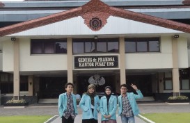 Tim UNS Raih Juara 1 Lomba Debat Berbahasa Indonesia Tingkat Nasional