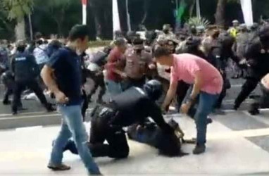 Fakta Polisi Bubarkan Paksa Aksi Unjuk Rasa di Tangerang, Aparat Aniaya Mahasiswa hingga Kejang 