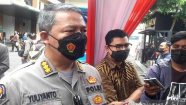 Kantor Pinjol di Sleman Digerebek, 83 Karyawan Dibawa ke Polda Jabar