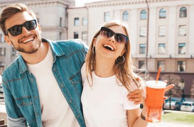 7 Tanda Sahabat Anda Lebih dari Sekadar teman, Bisa Jadi Kekasih?
