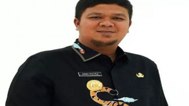 Terjaring OTT KPK, Ini Profi Bupati Kuansing Andi Putra