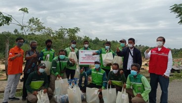 Telkomsel dan Rumah Zakat Salurkan Bantuan Penanganan Covid-19