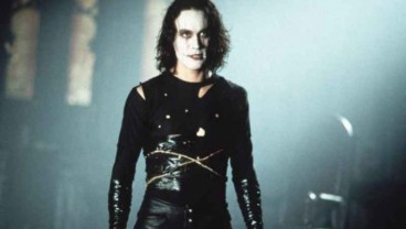 Keluarga Brandon Lee Buka Suara atas Tragedi Penembakan Tak Sengaja di Set Film Rust