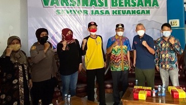 Bank Kalsel Bersama OJK Gelar Vaksinasi Massal di Banjarbaru, Tembus Target 1.000 Dosis