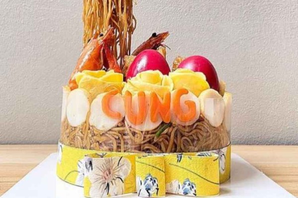 Kue ulang tahun dari mie goreng tren di Singapura/Nyonya Pantry Sg