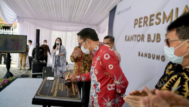 Jadi Perusahaan Efek Daerah Pertama di Indonesia, Ini Pesan Ridwan Kamil Untuk BJB Sekuritas