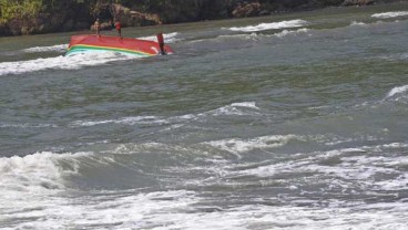 Perahu Penyeberangan Tuban-Bojonegoro Tenggelam, Diduga Kelebihan Muatan