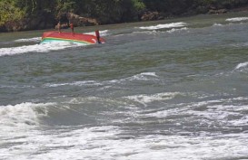 Perahu Penyeberangan Tuban-Bojonegoro Tenggelam, Diduga Kelebihan Muatan