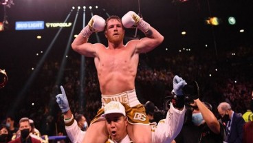 Canelo Alvarez Pukul TKO Caleb Plant, Jadi Juara Sejati Kelas Menengah Super